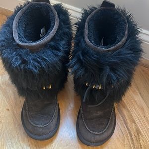 *SOLD* UGG Rainier Suede Shearling Beaded Boots in Dark Brown/Black